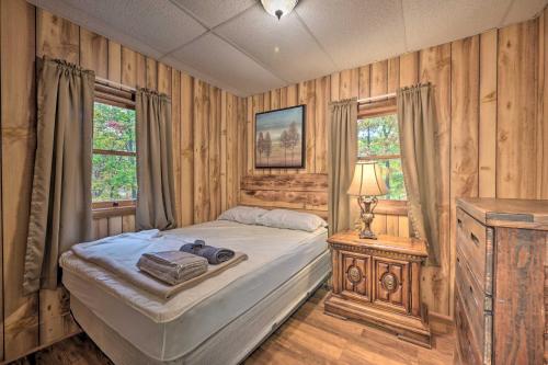 Katil atau katil-katil dalam bilik di John Wayne Apartment - Deck, BBQ, Horses On-Site