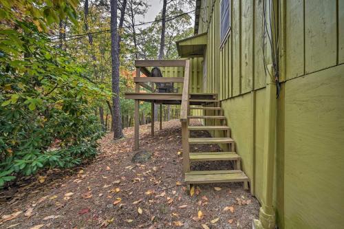 Fotografie z fotogalerie ubytování James West Apt with 50 Acres - Near Raystown Lake v destinaci Huntingdon