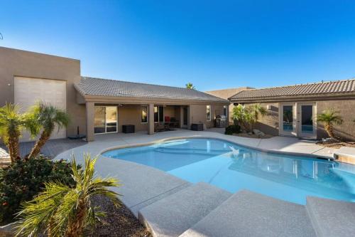 Private 4bdm 3bath home w/ pool and casita!