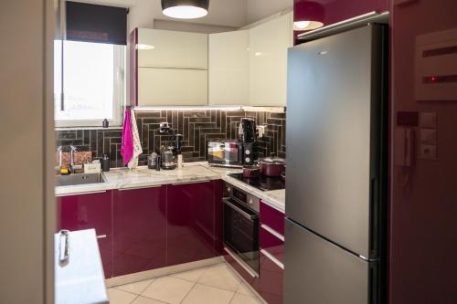 Η κουζίνα ή μικρή κουζίνα στο "Elegance" Central Luxury Apartment Piraeus