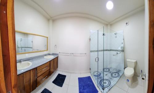 Ένα μπάνιο στο Casa vacacional en San Jacinto Manabi