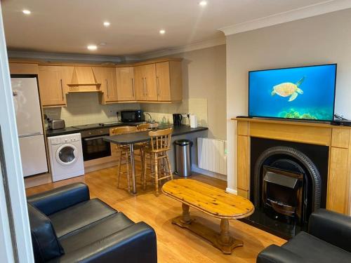 Una cocina o cocineta en 2 bed cosy apartment in heart of Mullingar.
