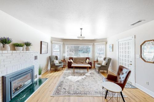 The Greenlaw Home – Photos 3