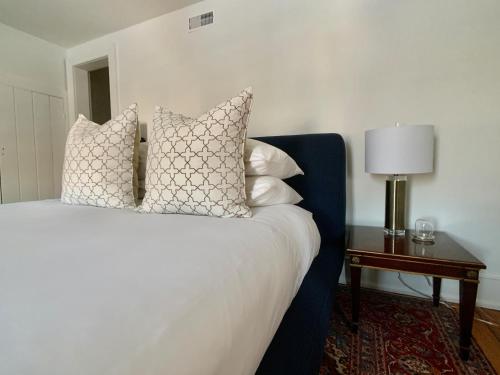 Ένα ή περισσότερα κρεβάτια σε δωμάτιο στο Woodbourne Inn