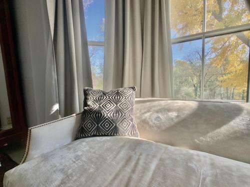 Ένα ή περισσότερα κρεβάτια σε δωμάτιο στο Woodbourne Inn