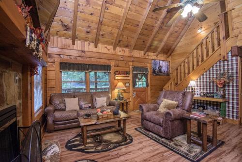 Χώρος καθιστικού στο ER51 - Natures Grace Retreat - Great location, Close to all the action! cabin