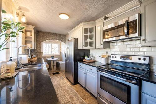 Cozy Broad Ripple Retreat – Photos 2