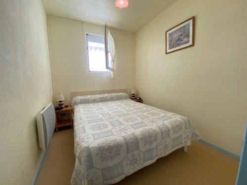 Posteľ alebo postele v izbe v ubytovaní Appartement Vaux-sur-Mer, 2 pièces, 4 personnes - FR-1-494-148