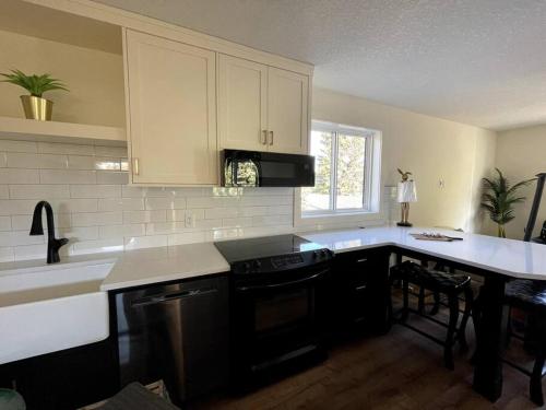 Centrally Located Alleyway House.