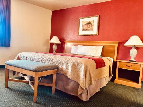 Ένα ή περισσότερα κρεβάτια σε δωμάτιο στο Econo Lodge Del Rio
