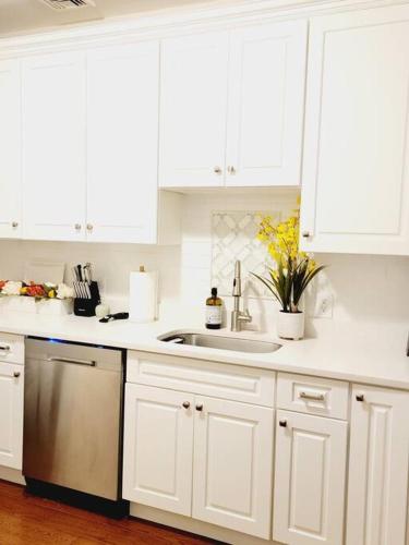 Η κουζίνα ή μικρή κουζίνα στο Modern 4 Bed Rooms Jersey City, NJ Easy Access to Manhattan
