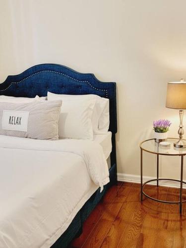 Ένα ή περισσότερα κρεβάτια σε δωμάτιο στο Modern 4 Bed Rooms Jersey City, NJ Easy Access to Manhattan