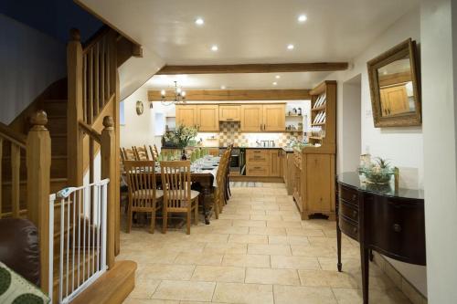 O bucătărie sau chicinetă la Coach House - detached cottage within 135 acres