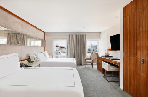 Postel nebo postele na pokoji v ubytování 33 Hotel, New York City, Seaport