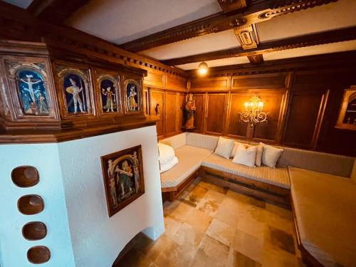 a room with aasteryasteryasteryasteryasteryasteryasteryasteryasteryasteryasteryastery at Haus an der Planai (Pistenzugang & Panoramablick) in Schladming
