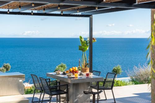 Photo de la galerie de l'établissement Ktima Agrapidos - Grandpa Villa, à Poros