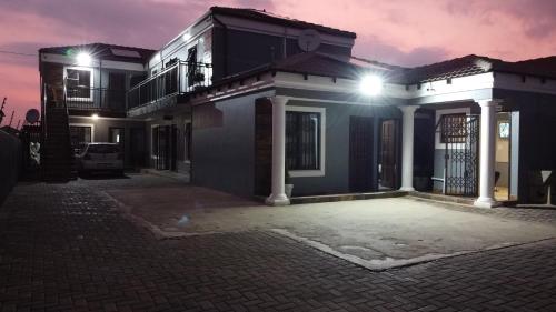 Foto da galeria de Dandrom Guest House em Soweto