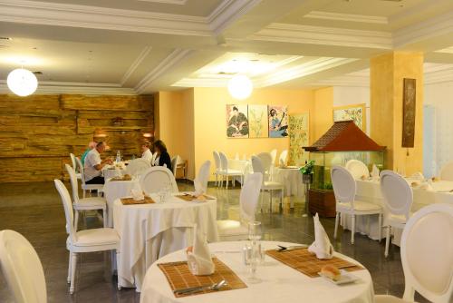 Un restaurant sau alt loc unde se poate mânca la One Resort Jockey Monastir