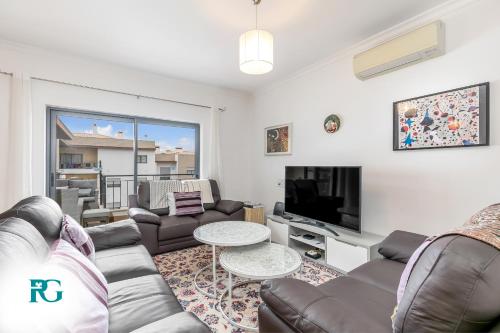Luxury Penthouse Near City Center #1933