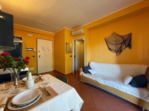 Gallery image of [50 metri dal mare] - Free parking e A/C in Pietra Ligure