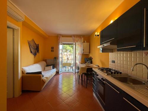 Gallery image of [50 metri dal mare] - Free parking e A/C in Pietra Ligure