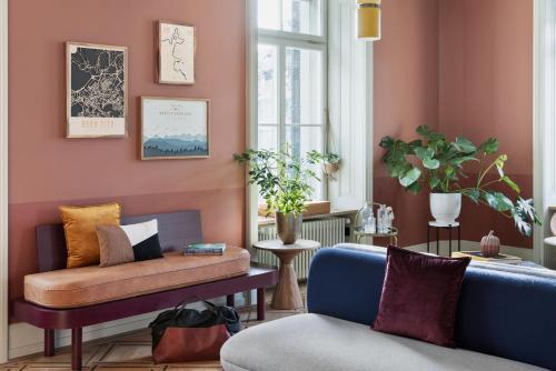 Un lugar para sentarse en Stay KooooK Bern City - Online Check In