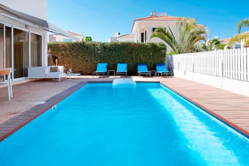 Piscina en o cerca de Velomar Villa