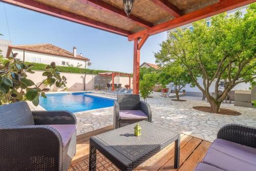 Apartments Villa Odesa with shared pool – Photos 2