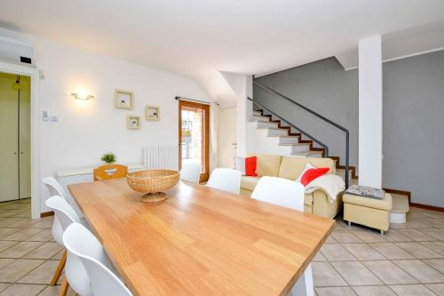 Area soggiorno di Gardaliva - Home & Garden by Garda FeWo