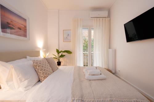 Unique 2 Bedrooms Apartment, Steps to Plaka and City center