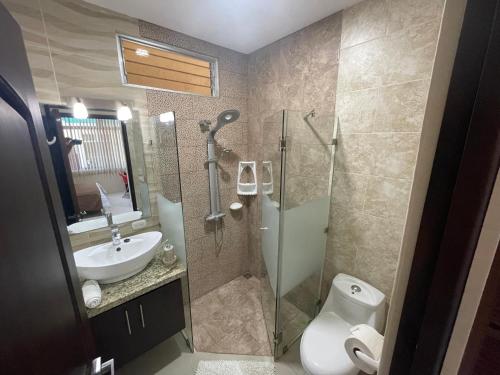 Un baño de LOFTSCACAO APARTMENTS, Villas Cacao, near to Playa Bonita Limón