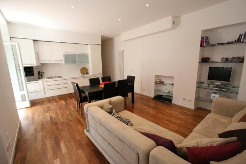 Cernobbio 2 Bedroom Apartment – Photos 2