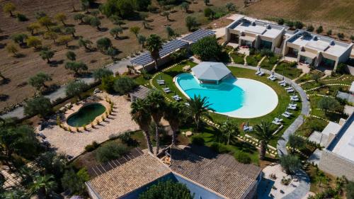 an overhead view of a pool at a resort at Cambiocavallo Resort in Zimmardo