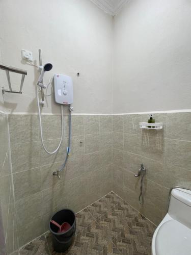 Koupelna v ubytování BASAR HOUSE SUITES RHU 10/ PENARIK