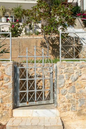 Gambar di galeri bagi House with majestic sea view di Vromopoúsi