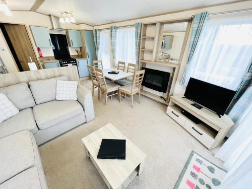 Зона вітальні в Luxury 2 Bedroom Caravan MC35, Shanklin, Isle of Wight