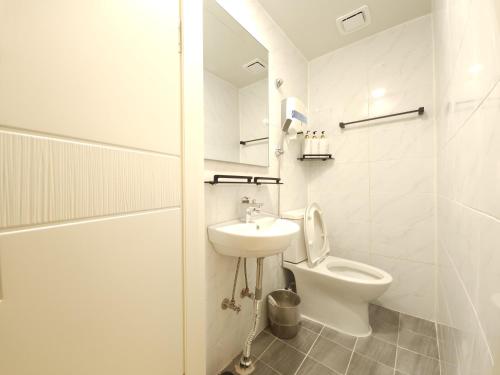 Bilik mandi di OYO Myeongdong 5 Lodge