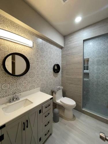 Ένα μπάνιο στο Big Family Come to West side ELP and enjoy all duplex A and B