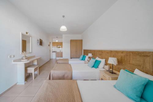 Una cama o camas en una habitación de Maria Rousse