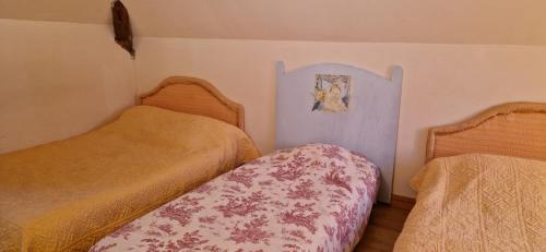 Postel nebo postele na pokoji v ubytování Gîte de groupe du Château de la Mézière
