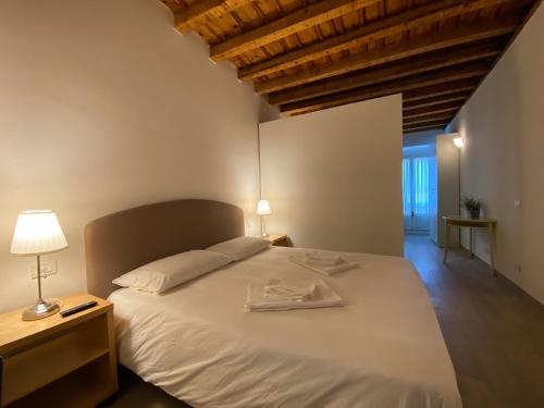 [Milano-Darsena] Navigli- c'era una volta una casa
