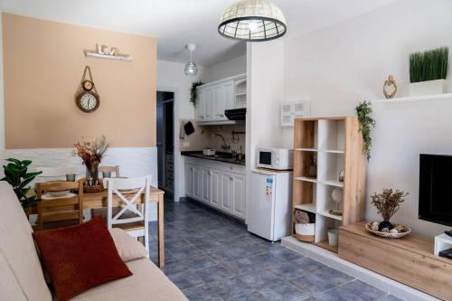 Kuchyň nebo kuchyňský kout v ubytování La Mar de Bello, cozy apartment!