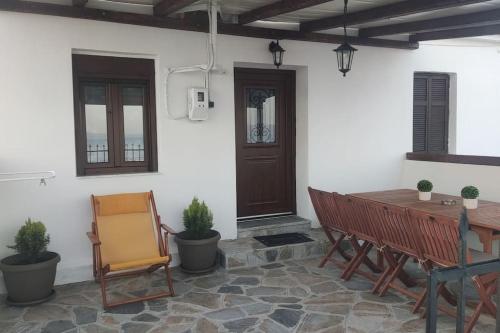 Malaki的住宿－Malakion Rustic Studio seaside view，相簿中的一張相片