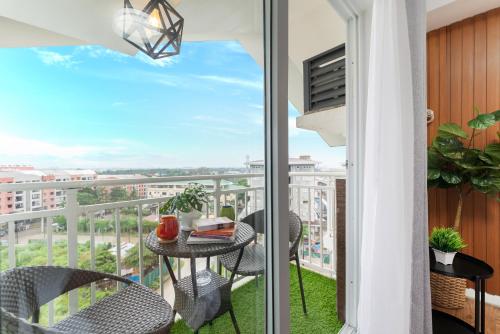 Balkón nebo terasa v ubytování AMANI 729, 3 Minutes to Airport,with Gym & Pool,100mbps WiFi,Free Netflix