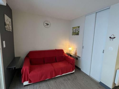 Posteľ alebo postele v izbe v ubytovaní T2 à Valras-Plage avec Terrasse, Parking Privé, 4 Pers., Proche Plage et Commerces - FR-1-701-19