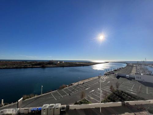 T3 avec terrasse, parking, proche plage et commerces - FR-1-701-16