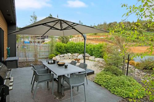 Κήπος έξω από το Kotuku Apartment - Kaiteriteri Holiday Unit