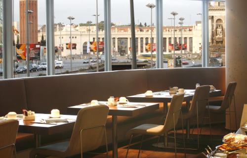 B Hotel photo 43