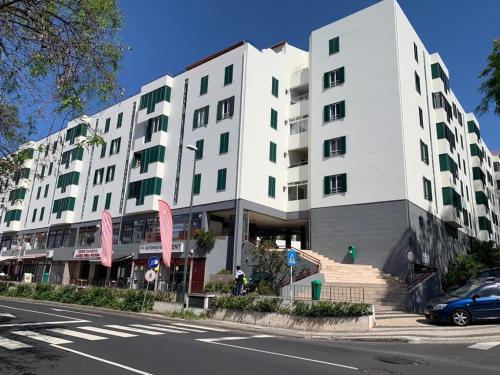 Madeira, 3 bedroom apartment with ocean views in Funchal