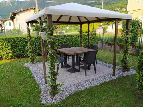 Attractive apartment in Crone with garden